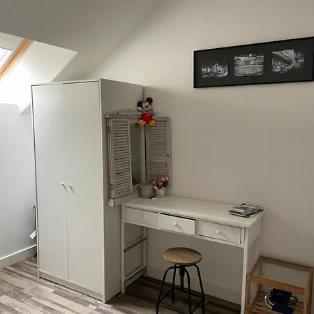 D בית אירוח *