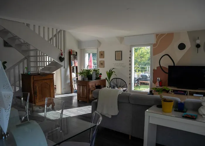 D בית אירוח *